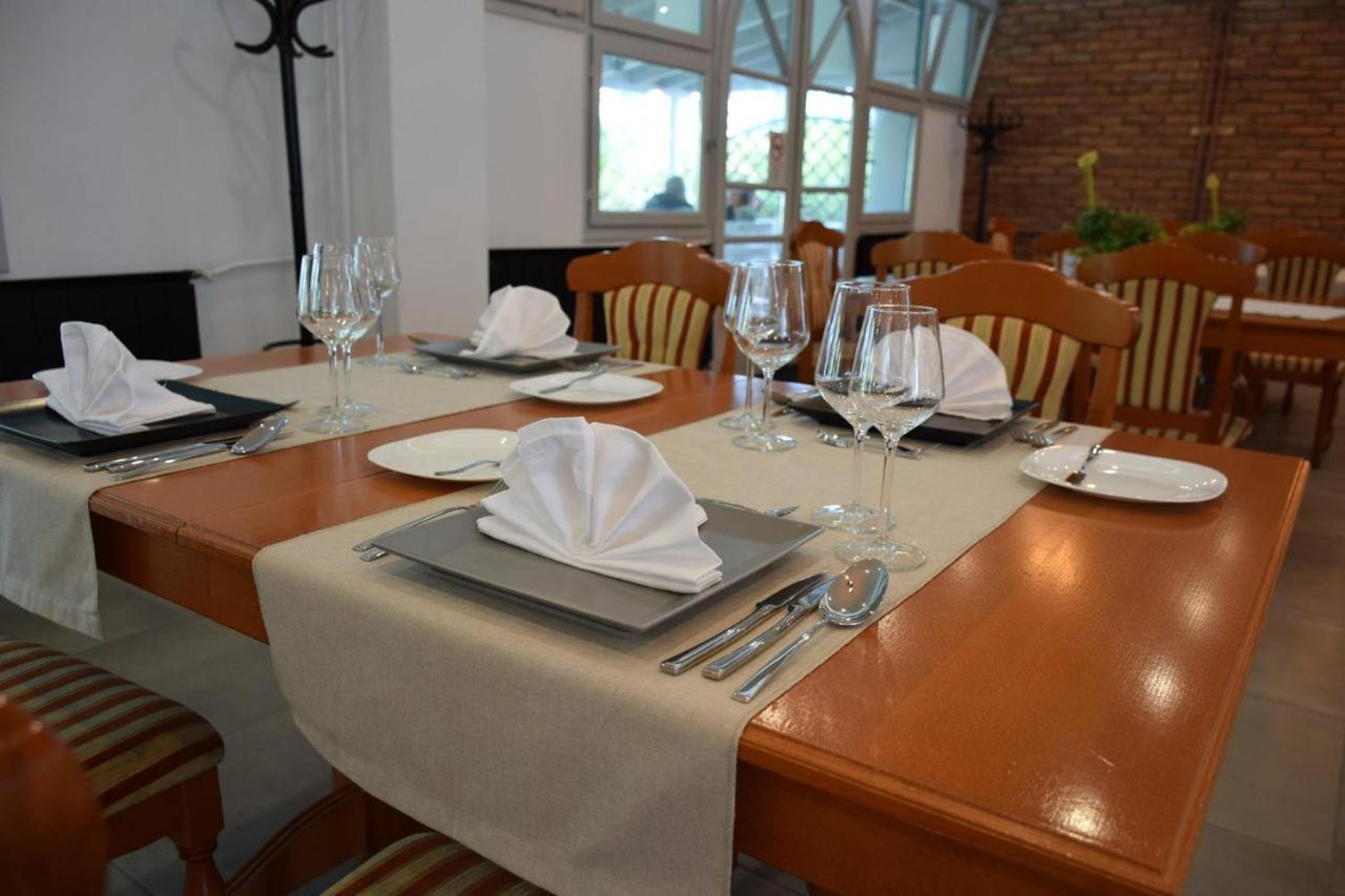 Kaposvár Romahegy Rendezvenyhaz Bed & Breakfast エクステリア 写真