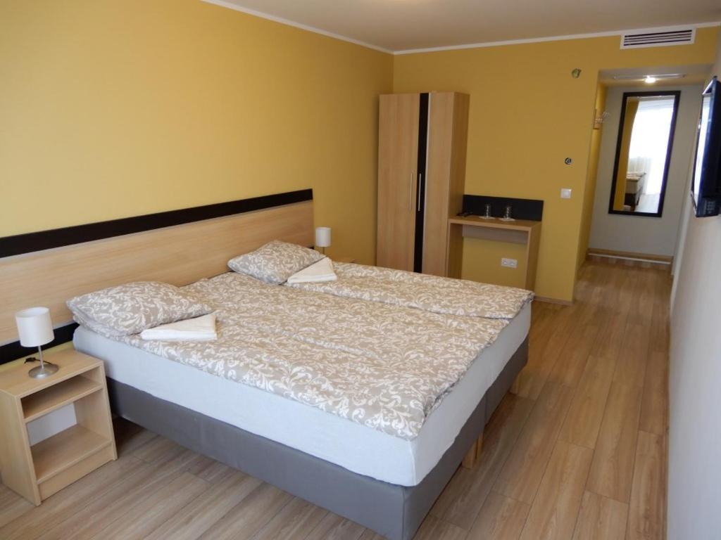 Kaposvár Romahegy Rendezvenyhaz Bed & Breakfast エクステリア 写真