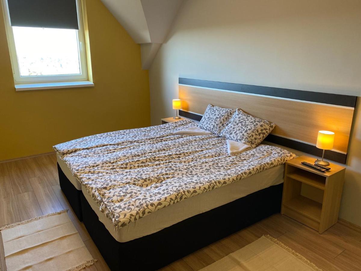 Kaposvár Romahegy Rendezvenyhaz Bed & Breakfast エクステリア 写真