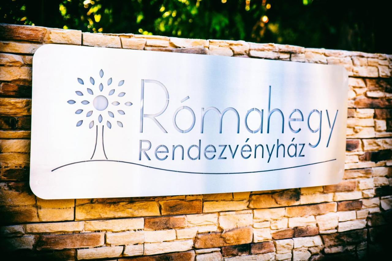 Kaposvár Romahegy Rendezvenyhaz Bed & Breakfast エクステリア 写真